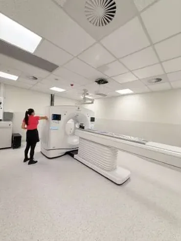 Clean medical imaging room after a commercial clean
